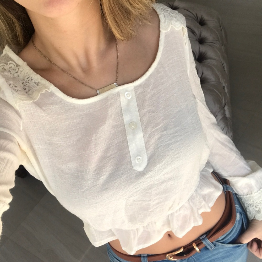 Lace Crop! - Picture 4 of 6